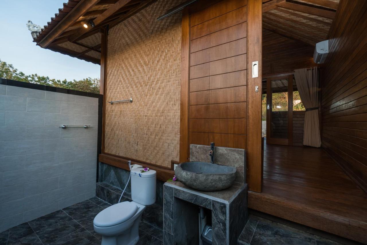 Gatri Hut Hotel Nusa Lembongan  Exterior photo