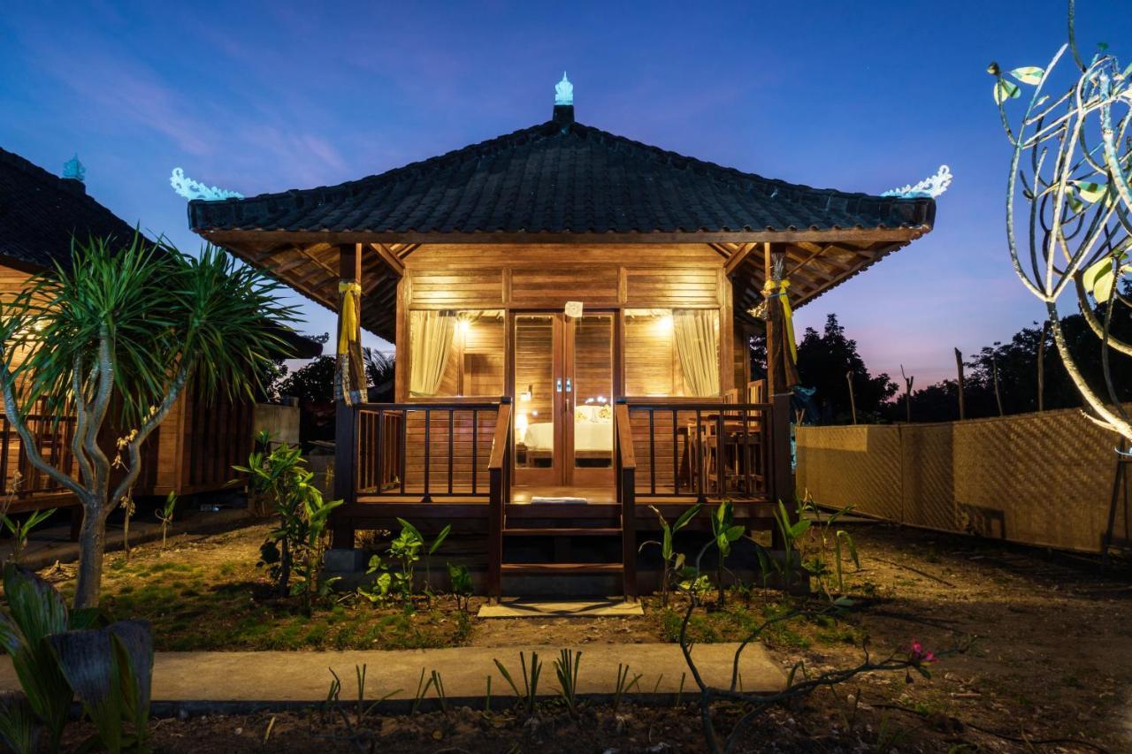 Gatri Hut Hotel Nusa Lembongan  Exterior photo