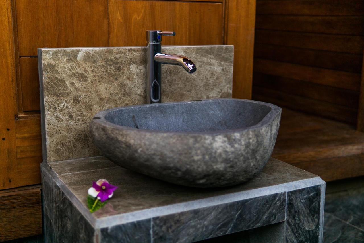 Gatri Hut Hotel Nusa Lembongan  Exterior photo