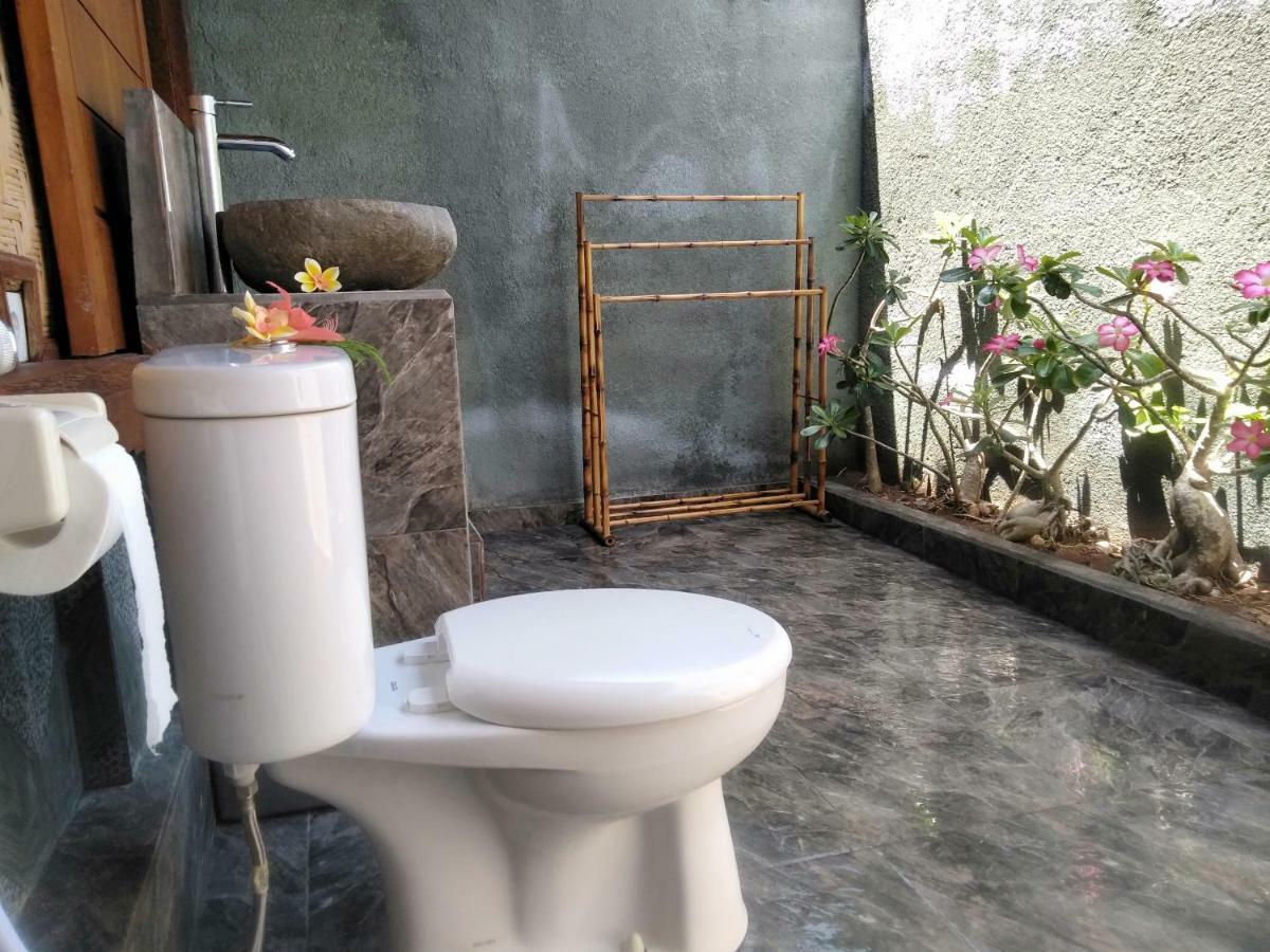 Gatri Hut Hotel Nusa Lembongan  Exterior photo