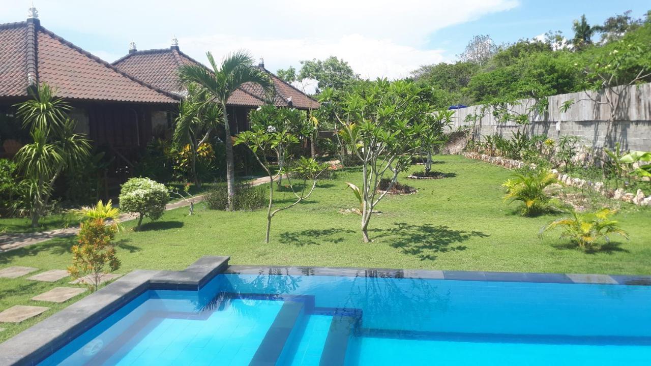 Gatri Hut Hotel Nusa Lembongan  Exterior photo