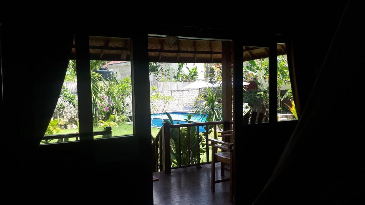 Gatri Hut Hotel Nusa Lembongan  Exterior photo
