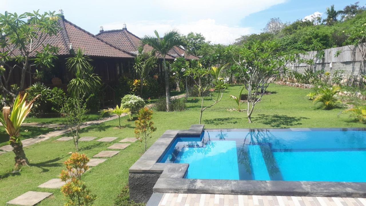 Gatri Hut Hotel Nusa Lembongan  Exterior photo